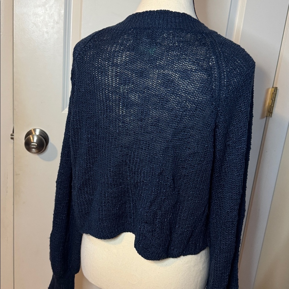 NWT Francesca's Collections Jun & Ivy / LG women’s blue Cropped Cardigan buttons - Picture 3 of 4